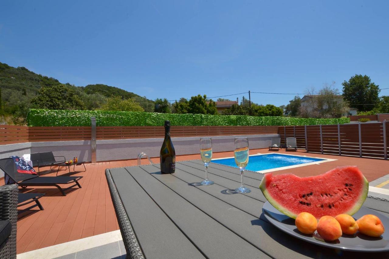 Bratou Villa